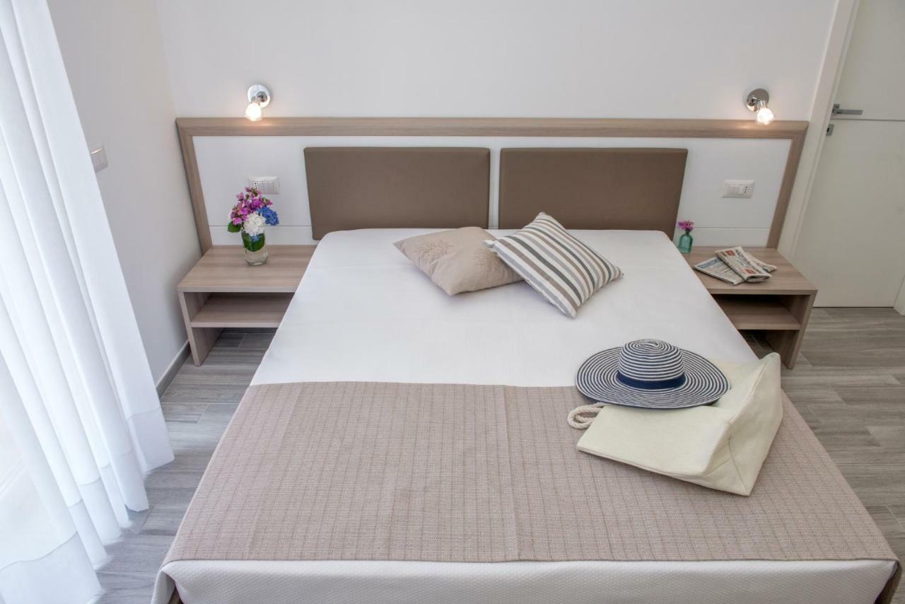 A Un Passo Dal Mare Bed & Breakfast Vieste Bagian luar foto