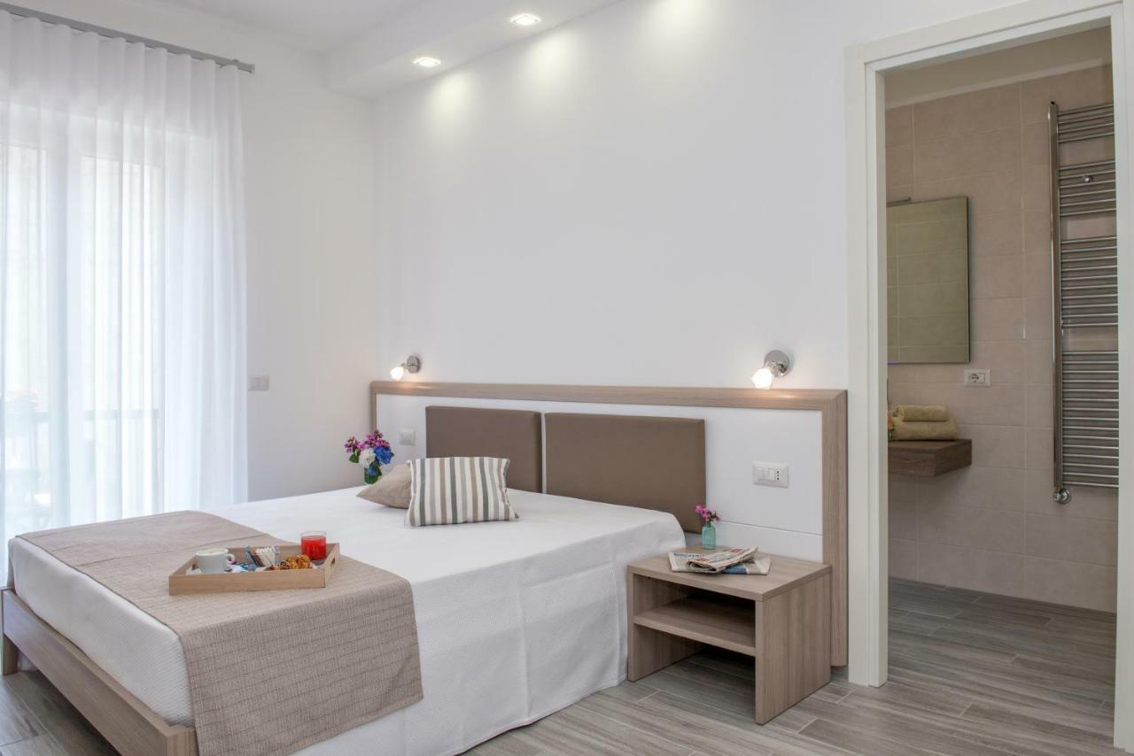 A Un Passo Dal Mare Bed & Breakfast Vieste Bagian luar foto