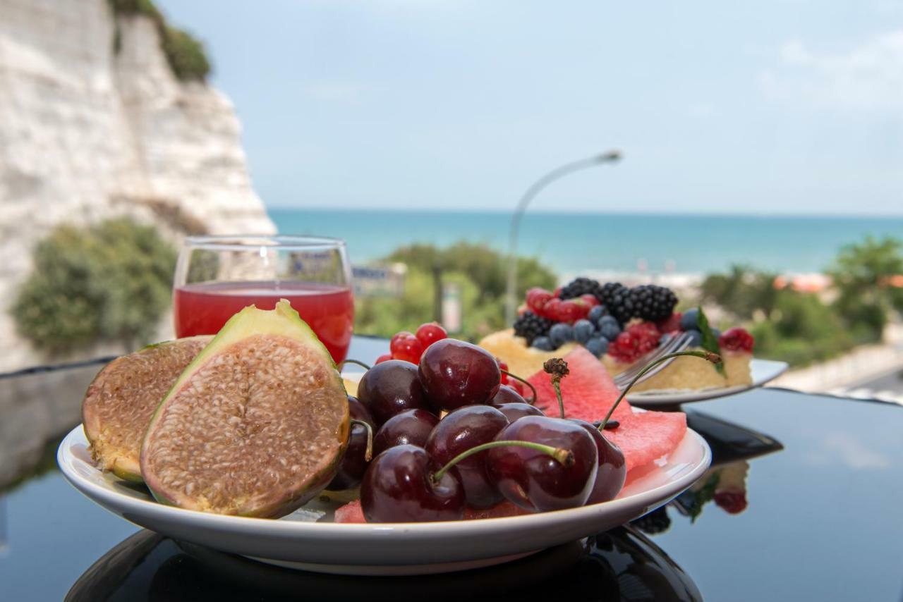 A Un Passo Dal Mare Bed & Breakfast Vieste Bagian luar foto