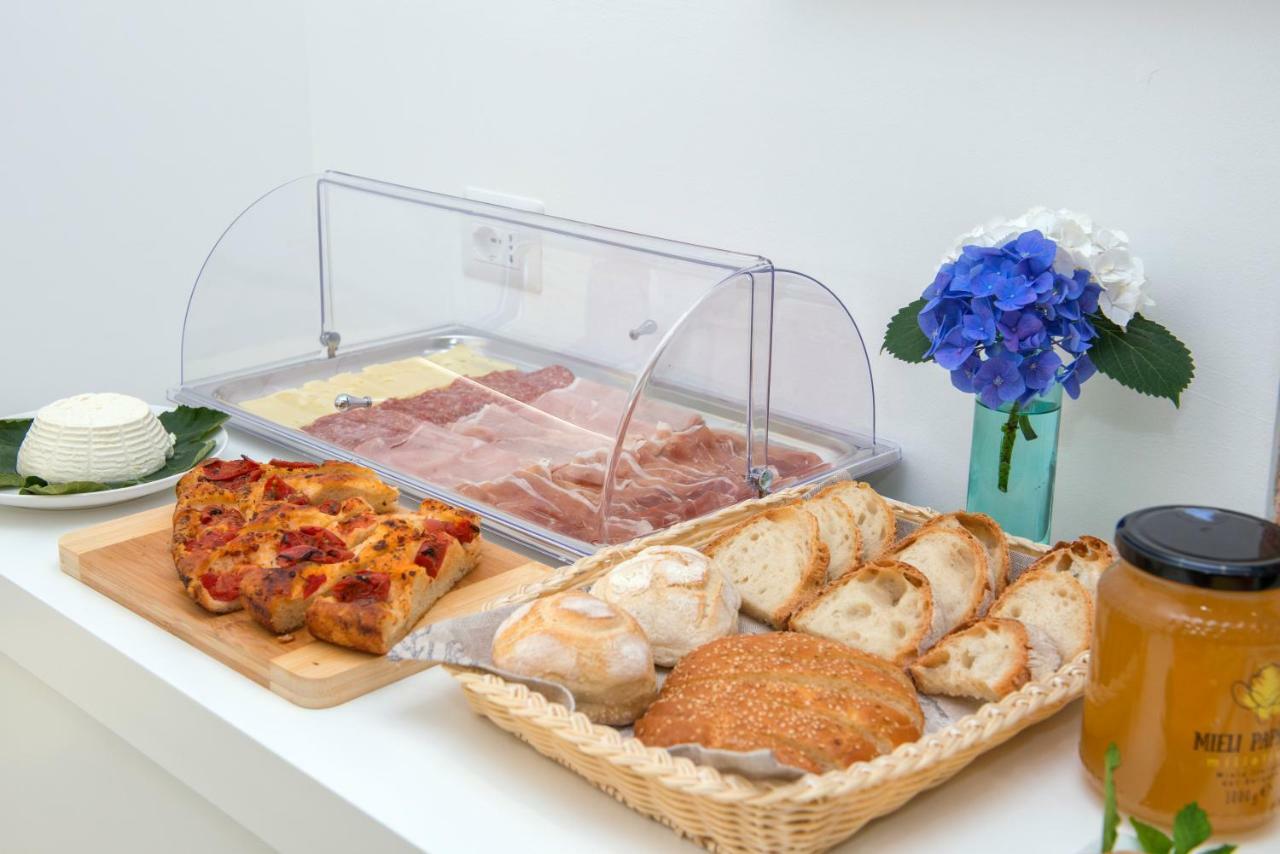 A Un Passo Dal Mare Bed & Breakfast Vieste Bagian luar foto