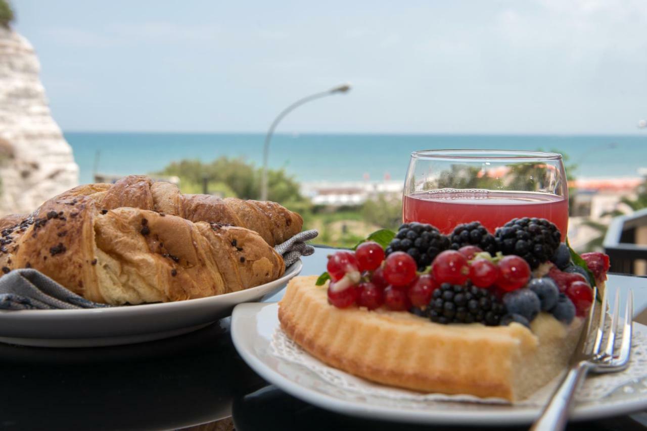 A Un Passo Dal Mare Bed & Breakfast Vieste Bagian luar foto