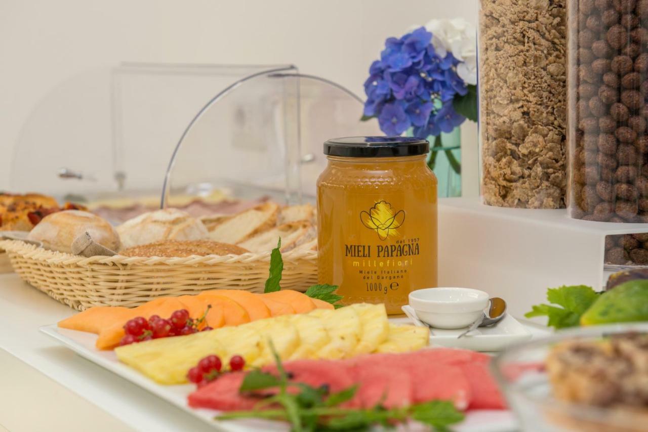 A Un Passo Dal Mare Bed & Breakfast Vieste Bagian luar foto